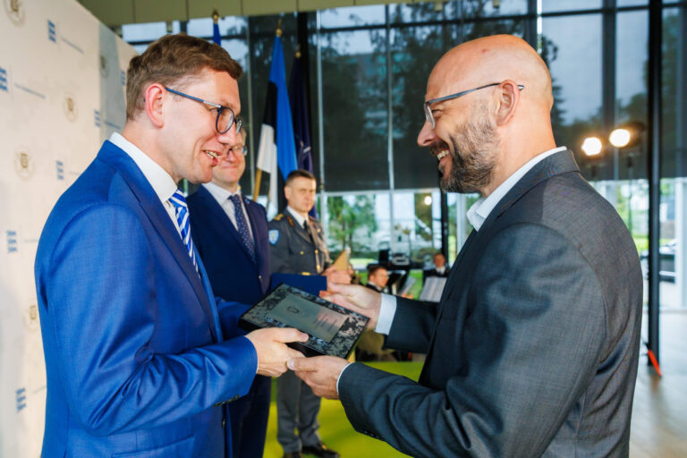 A. Le Coq pälvis Kaitseministeeriumilt „Riigikaitsjate toetaja“ eritunnustuse
